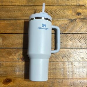 Gently used Stanley 40oz quencher